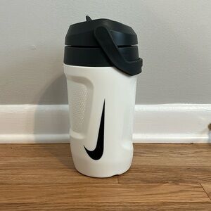 Nike 64oz Sports Insulated Water Jug - Barely Used